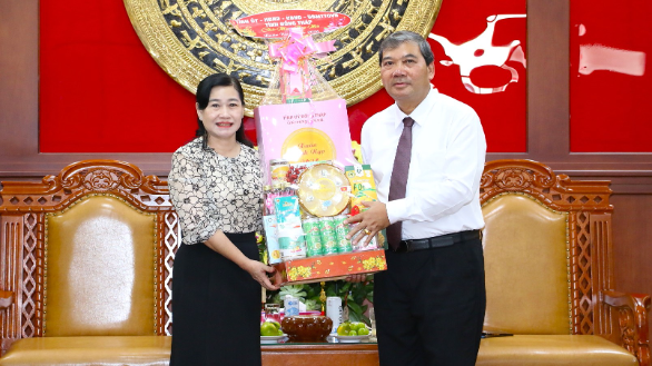 Đoàn công tác tỉnh Đồng Tháp thăm, chúc Tết Tỉnh ủy Vĩnh Long