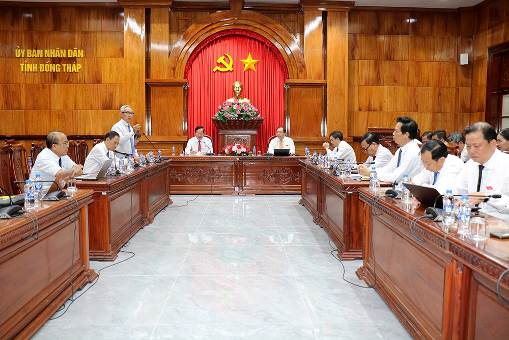 Đại biểu HĐND tỉnh thảo luận Tổ các nội dung trình tại kỳ họp