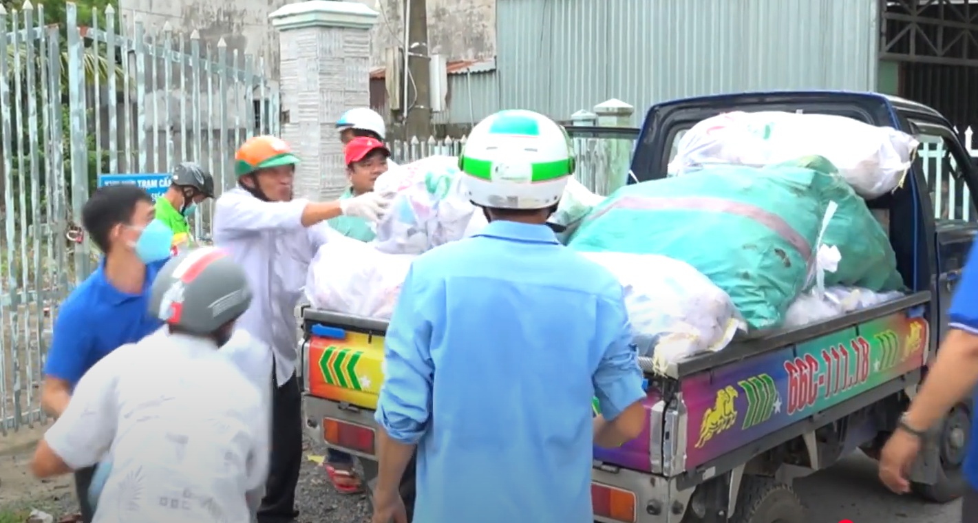 Ý Đảng hợp với lòng dân - chung sức phát triển địa phương