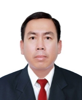 Ảnh có chứa người, Mặt người, đàn ông, trang phụcNội dung do AI tạo ra có thể không chính xác.