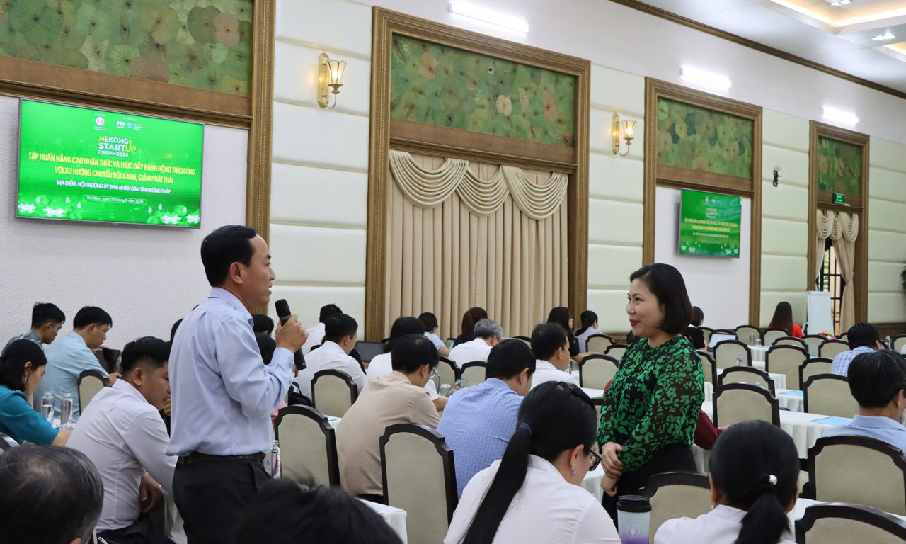 Đại biểu trao đổi, thảo luận trong buổi tập huấn